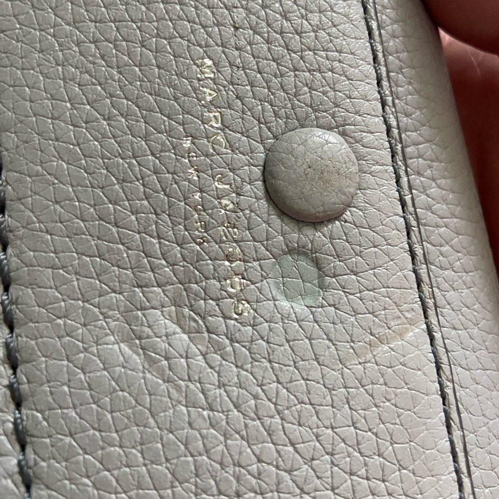 NWT MARC JACOBS LIGHT GREY GENUINE Leather Bifold Wallet Purse MSPR $165 Read - Picture 13 of 14